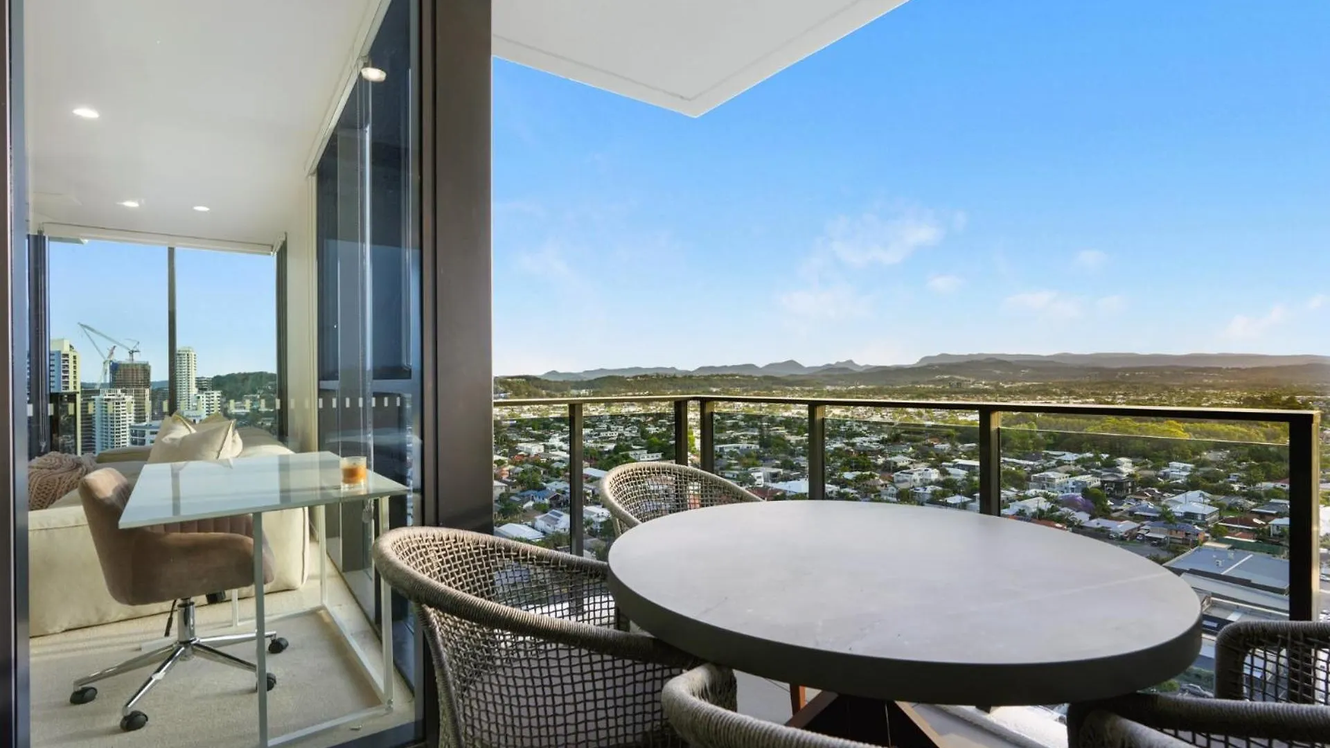 Sereno' Gold Coast 0*,  Australia